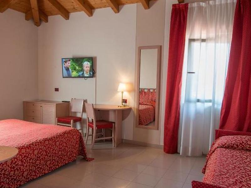 C773F6085F704309DC9B7C7CF4AC20C0