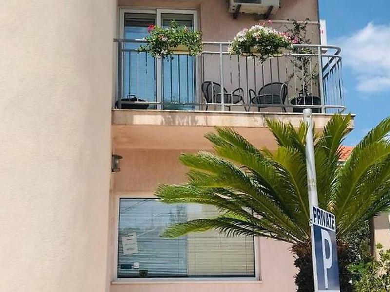 F6B898805887066D251917D6E5FC475F