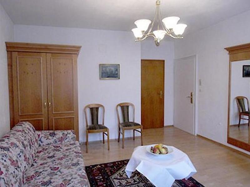 1EACB4E359C98AA7DF75340270DA13F6