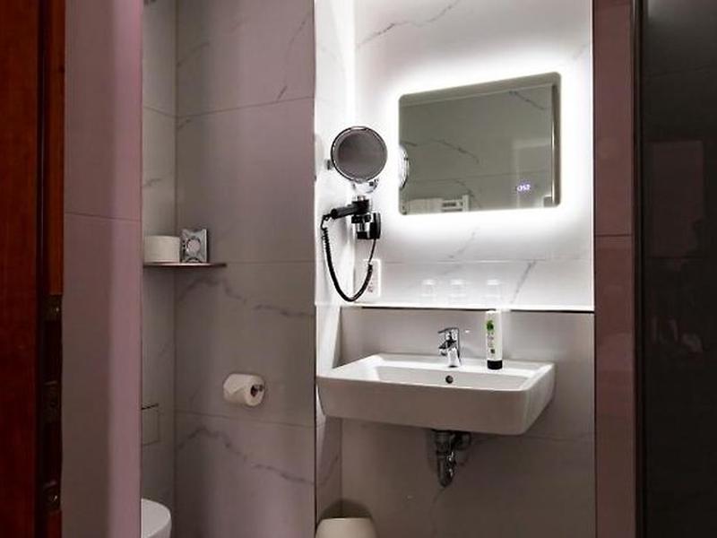 8B05E73585691428900F9E34A0AE73A1