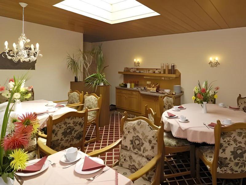 AC15CF4E99AE3AA27AF4EC0521CBB070