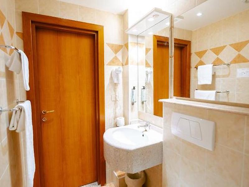 0119C239097D52F25469D6E583FE27CF