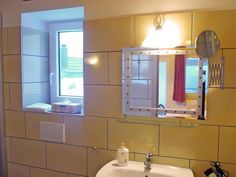 58080FC0AA907E0A3D2EC0F9B8F2B98E