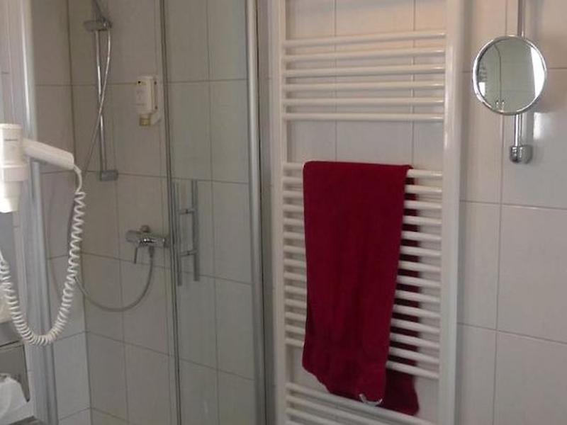 19F248B824711926AB125BD78A9303F1