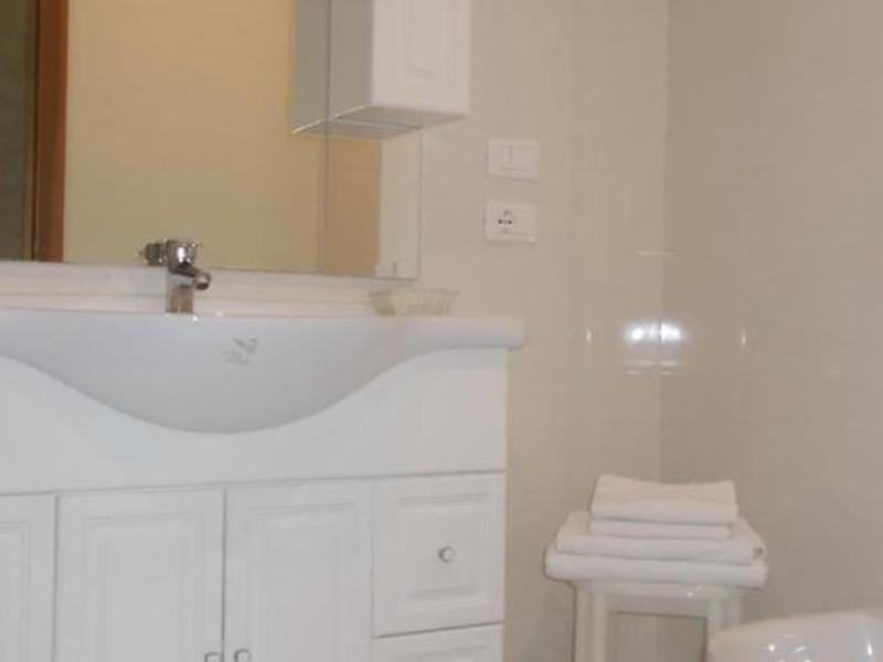 DCEA1D472478C1694AA18C5930850142