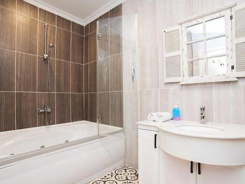 B8FCE930F133BE99D88793824C893CCE