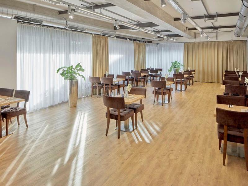 1120DD321C79C12326D41AFCA09C2293