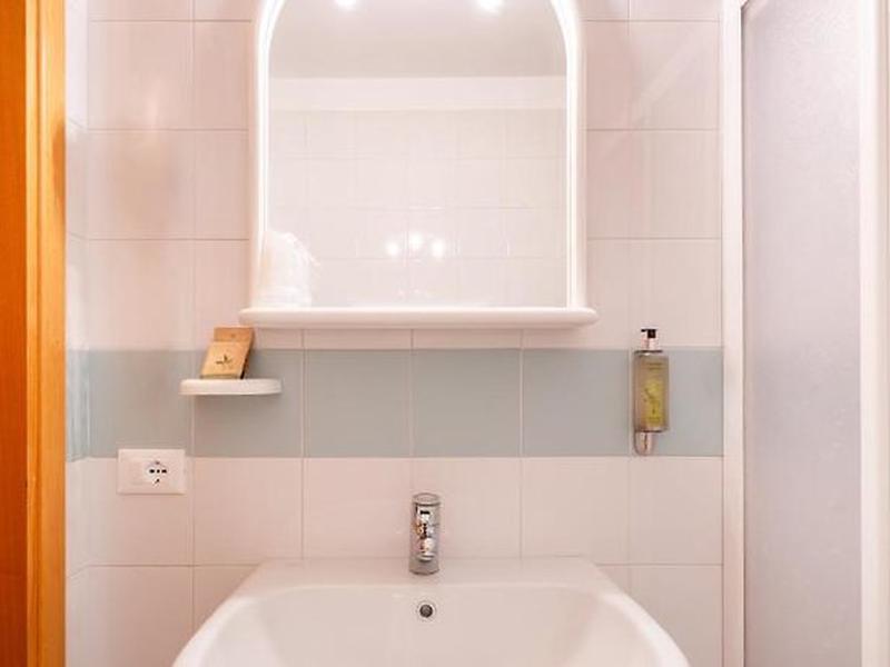 41C28B54749EFBCAD132B6F7E1E0B0A1