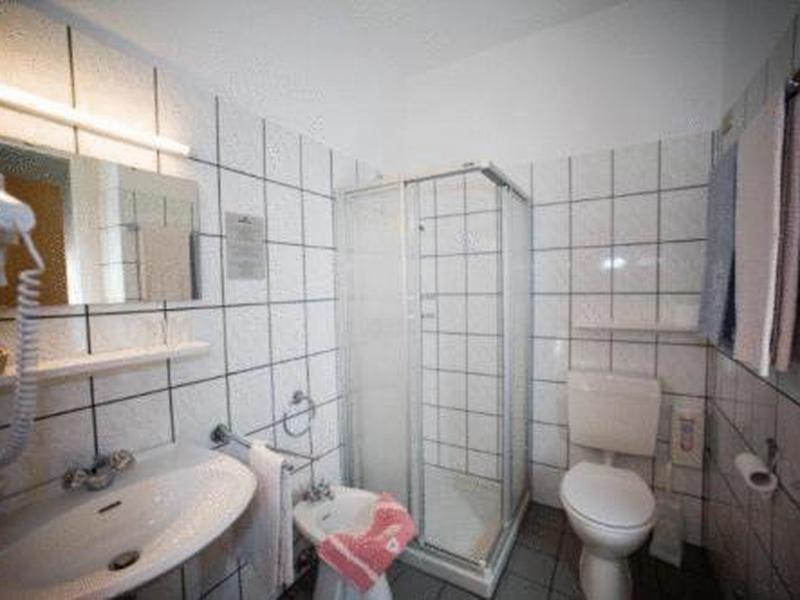 A8F57B7AEFE9D243A6050D126C3ADD83