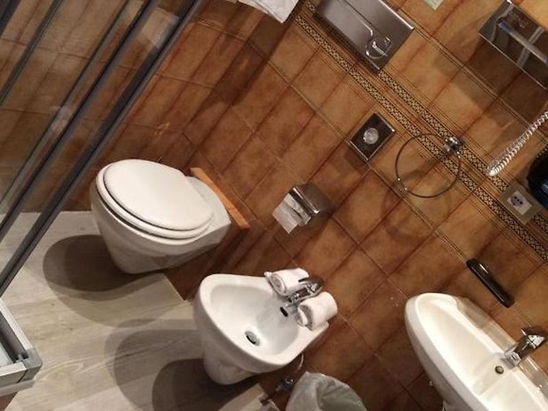 6436A8C50EF3F5AACBF2920086627890