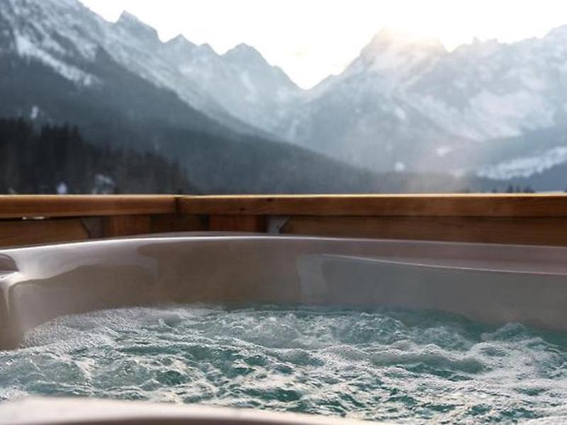 B22A6CCE2DBB9BFFF05DCE8E0B25E4A2