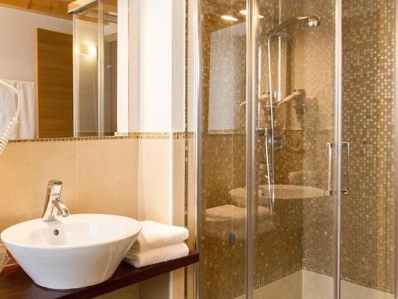 055E7BF282C5E04B37550EBA6BA784E2