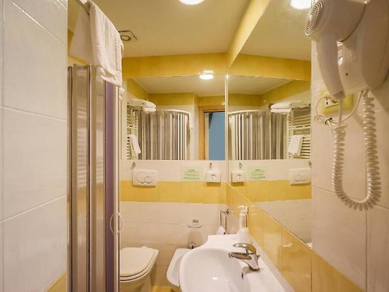 1093FC2E1D26DC6A48125B4C22CD7D10