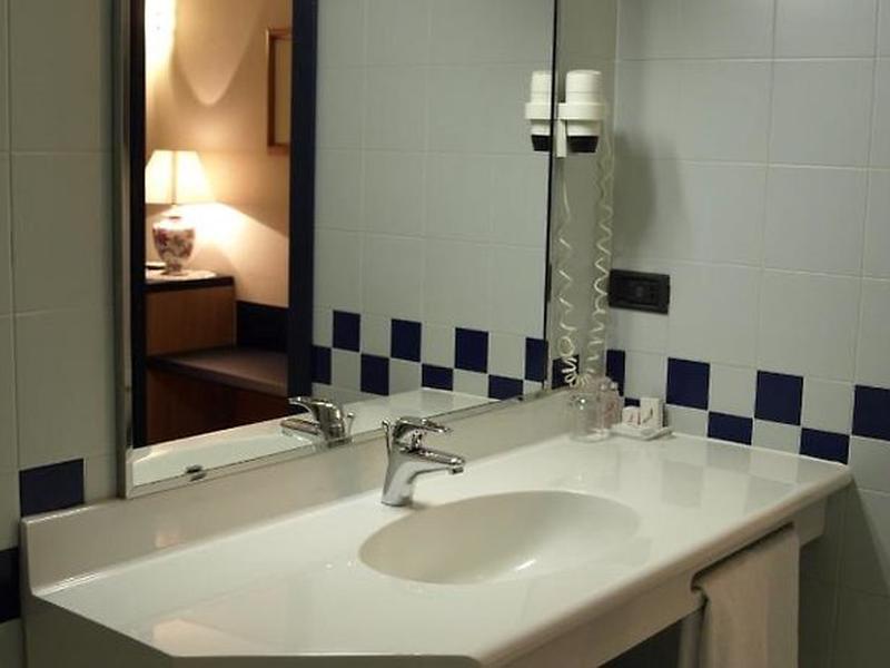 B68FA291512ED795EA80DAE315B0197A