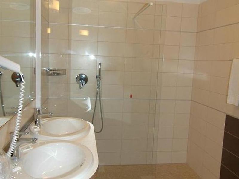 307499C020DBC95E8EF10BA2A2E1182C