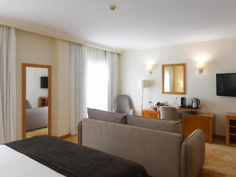 3F4ACE44A8A8AAE7EFE00F51BC5B89BF