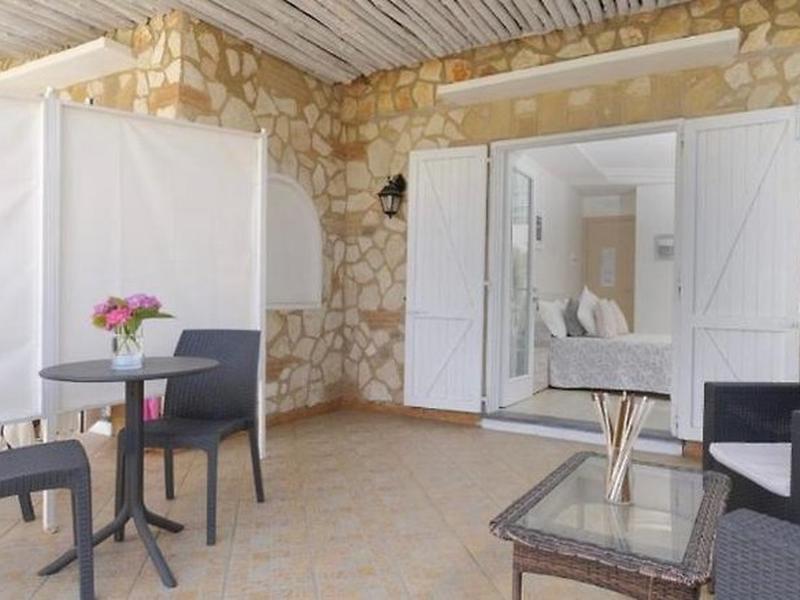 9DDF3DB085F15C8563C4263E17E90BB8