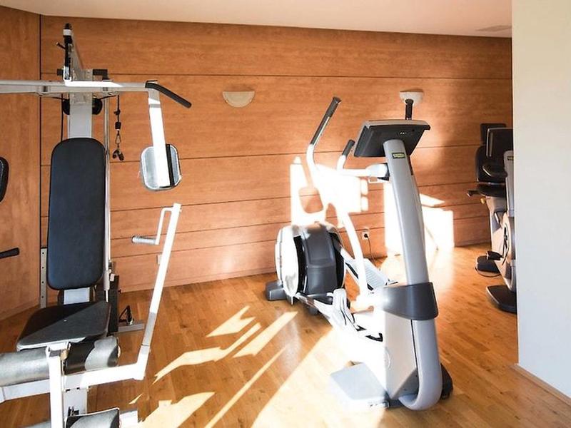 FF4D5348BE54ED309B23DCE3043FECCD