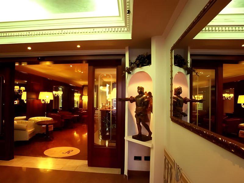 E592A35630E44A25900AAED043CD3264