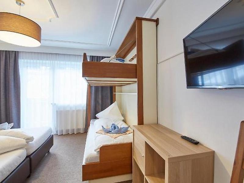 9AEB7CBA0E49813A95F18B81357A4E93