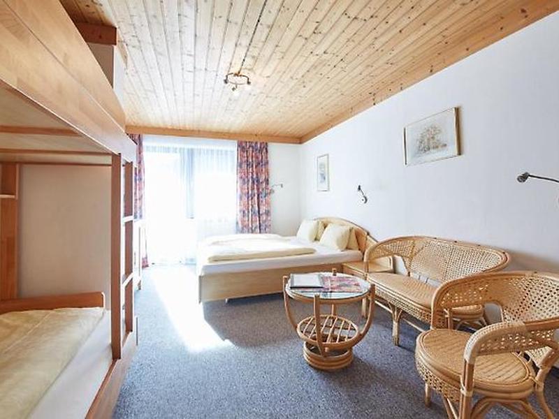 E5161B9244E8173B784D2CA5CE0E626C