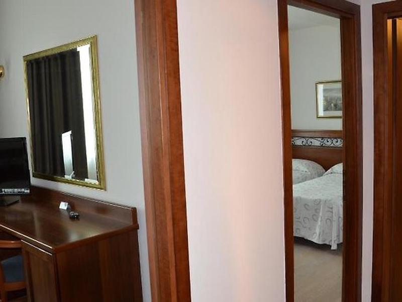 2E6B27AC33DE54469B2FECE32CD7910C