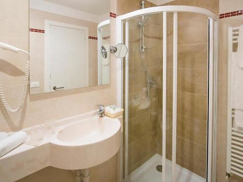 B7D3266F77D03B86663EC20B3E584F08