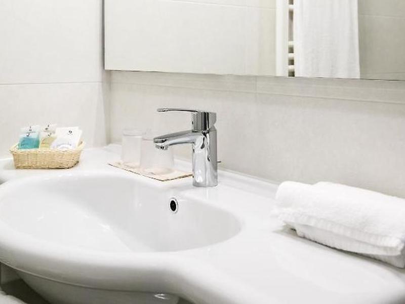 181FD0651067E4915DFCB48F18EA275E