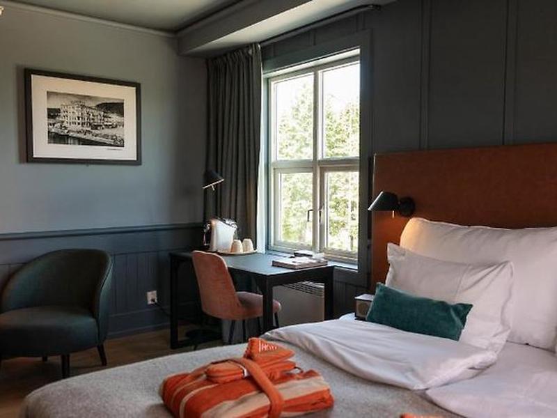 005EA4B2B3E3406BB21684F3F709BECF