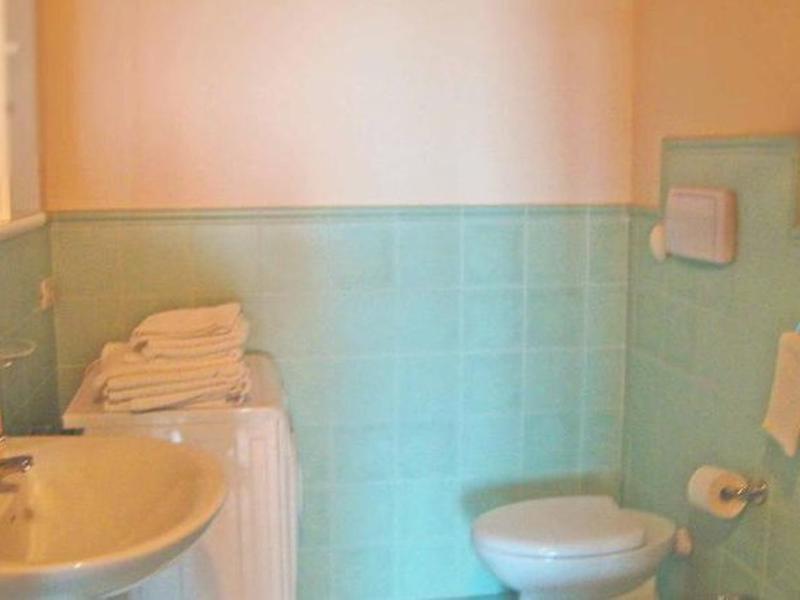 DF47EECFFCC3157F43F67B8DFBDF1E80