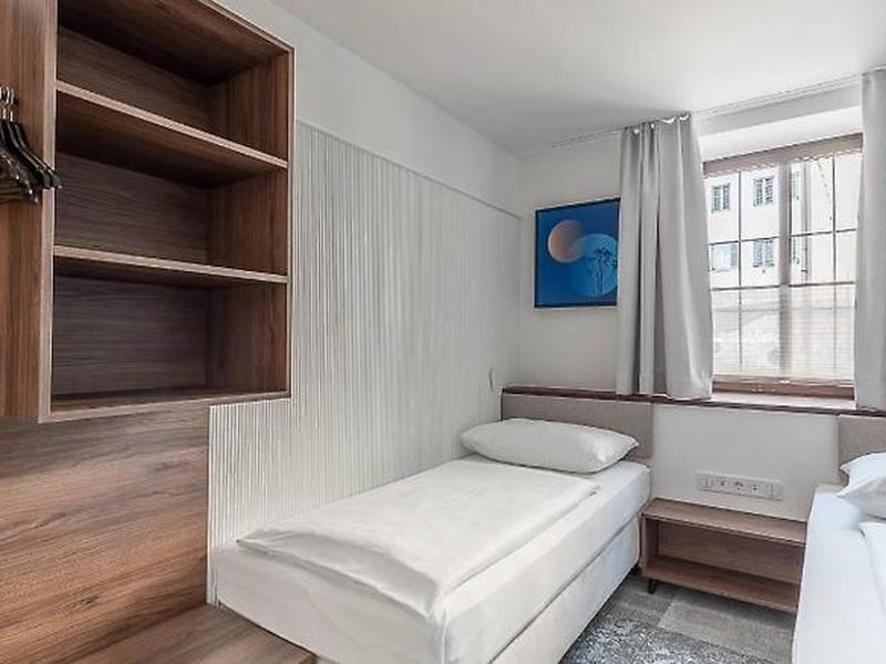 5D372E0E7D168E7E601EBD2E9C6C9084