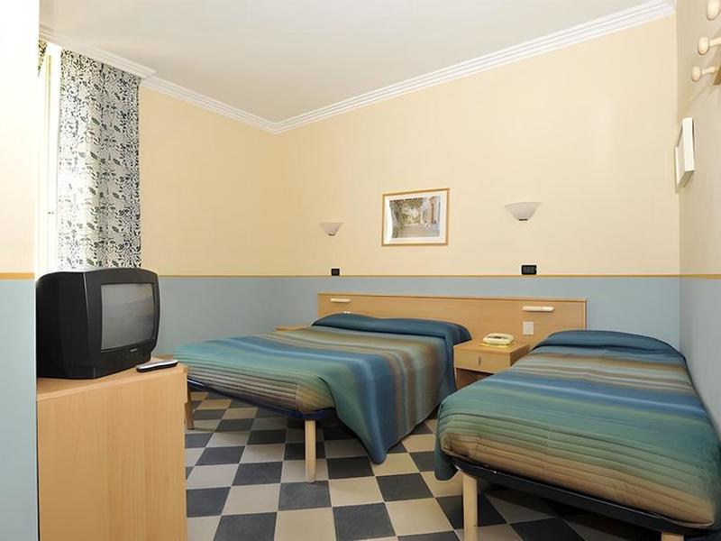 8851F1075F5A27864D4A92FF41CFB90B