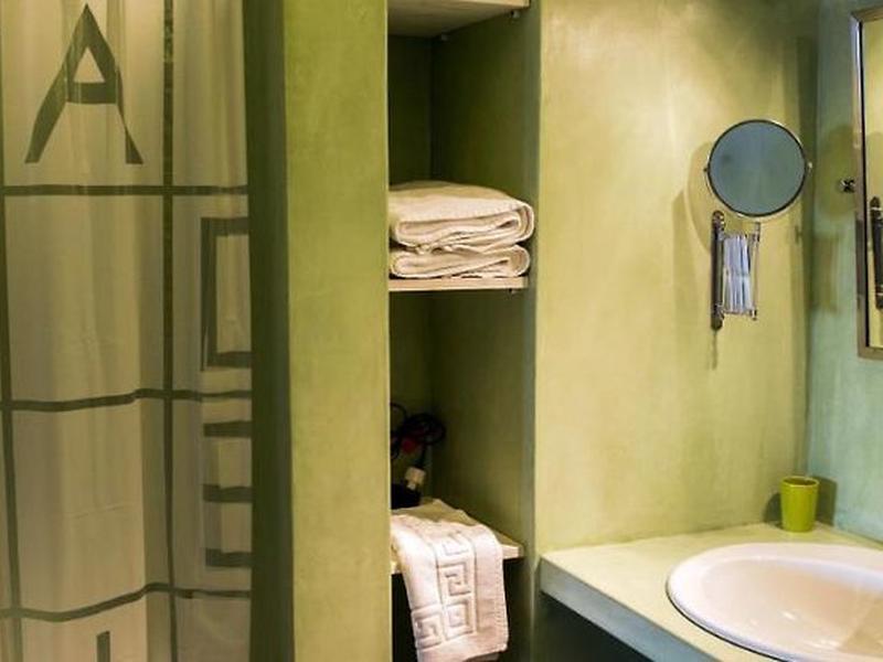 EF882AEEB65D2633720064BA0876DB8A