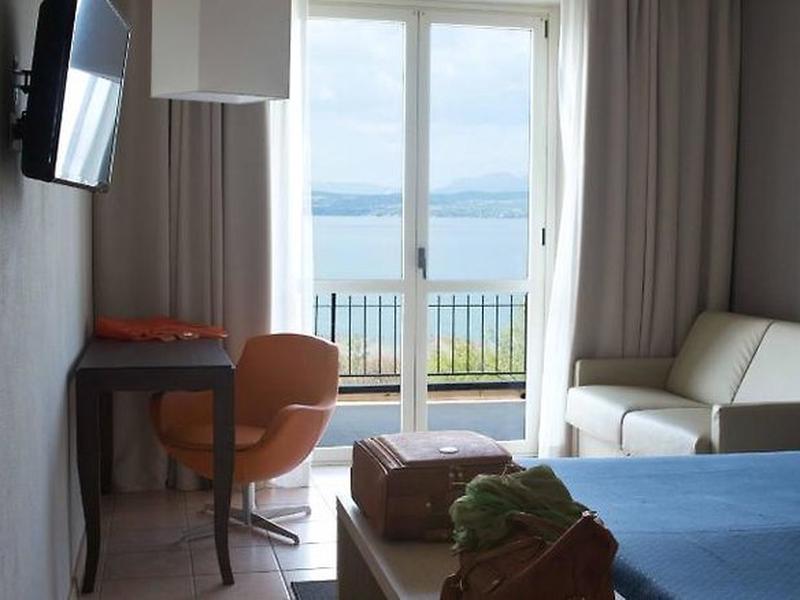 8FB3638F9155F99DB7A39CE8C1B6699B