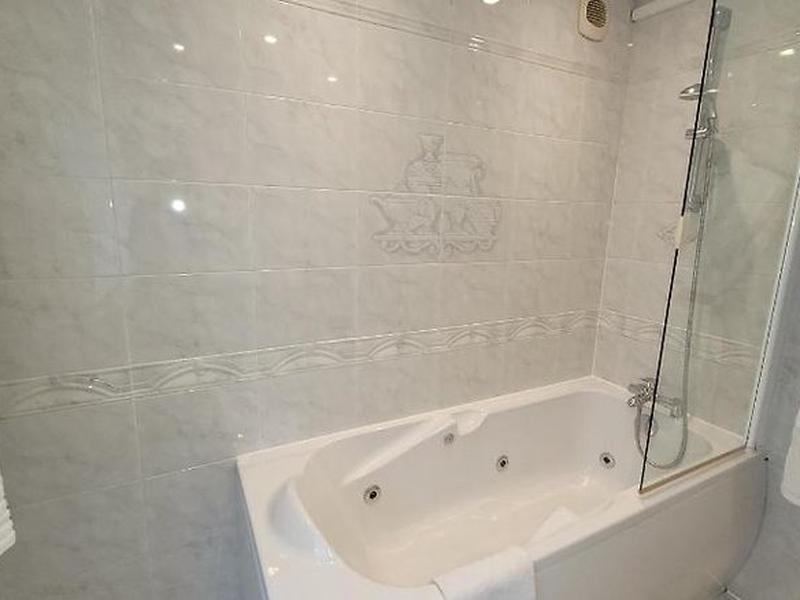 D30E0255096008B104B9931B9315400D