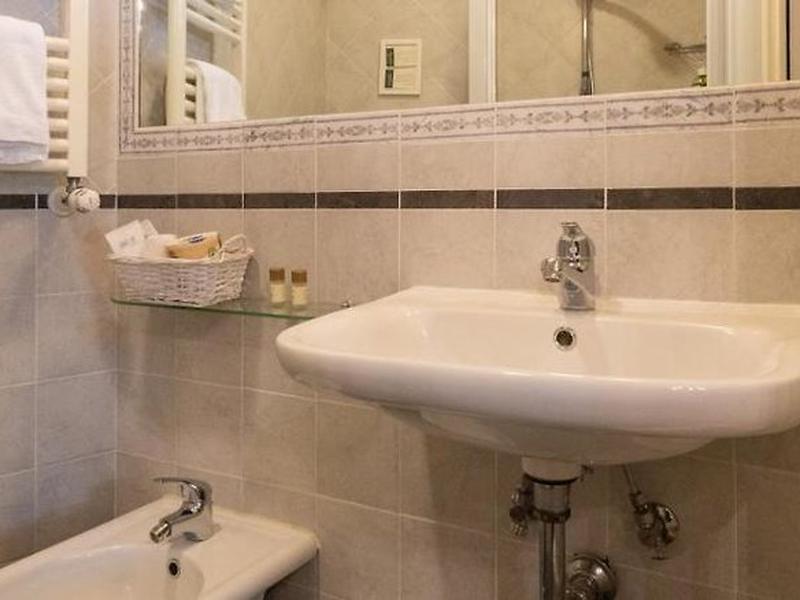 792981485481F672C995C0F5D40FD4CE