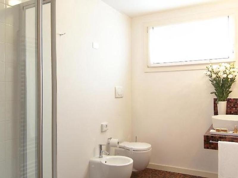 DC8E728CDFF9AD6FC664327A4986C8CC