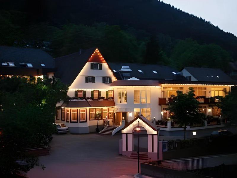 99BAC082AE4D252836F575EE9B8F4FA2