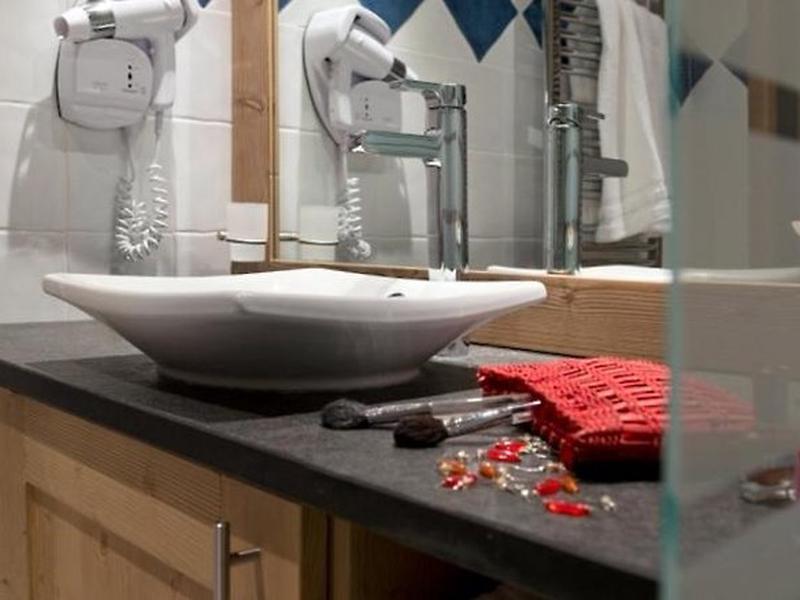 D0194533BB150FCA4CC44E66C50765FF