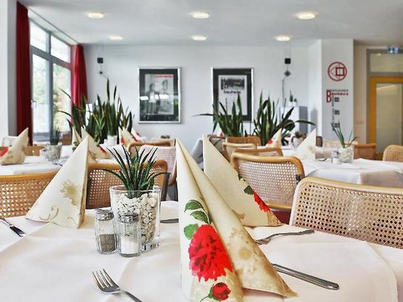 D661F9E1C8738A3B5BBEB63A4AABD334