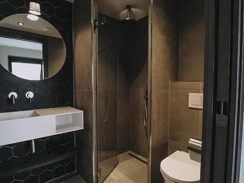 B3C34FB8DF4411C3C48935E061021979