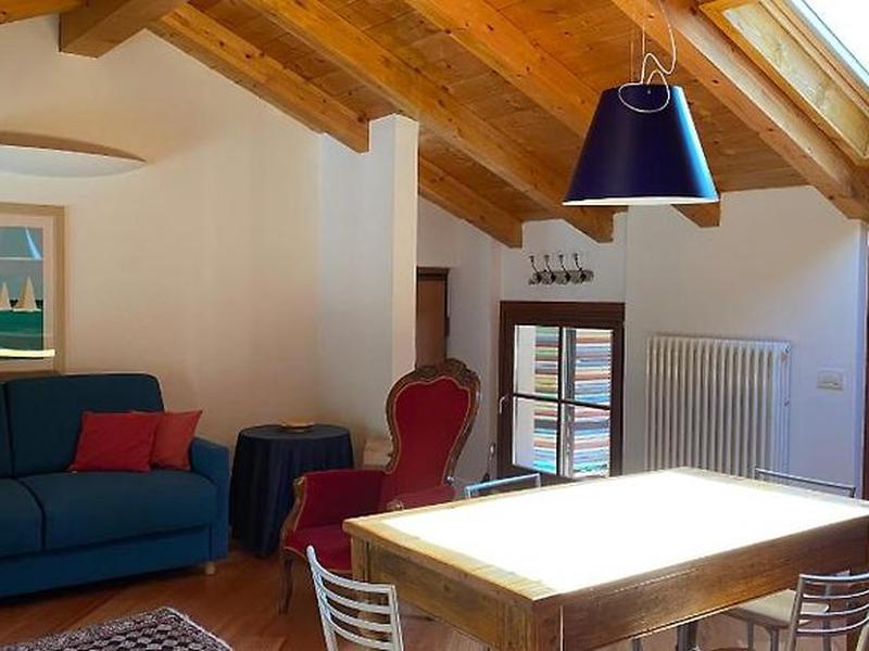 8E06A32A3BB8B9375A57E65F0730C848