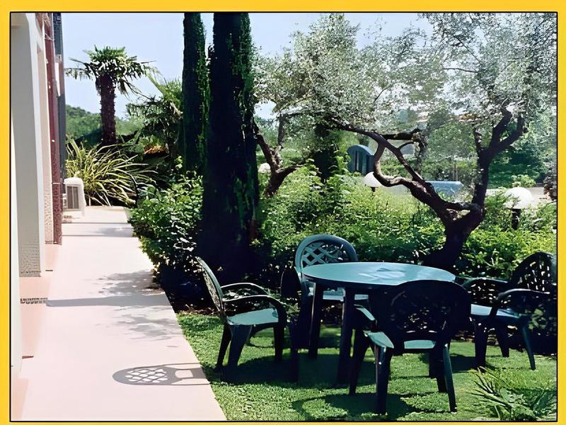 8C2F0AD4E7532AEFFA1D2AC701356189