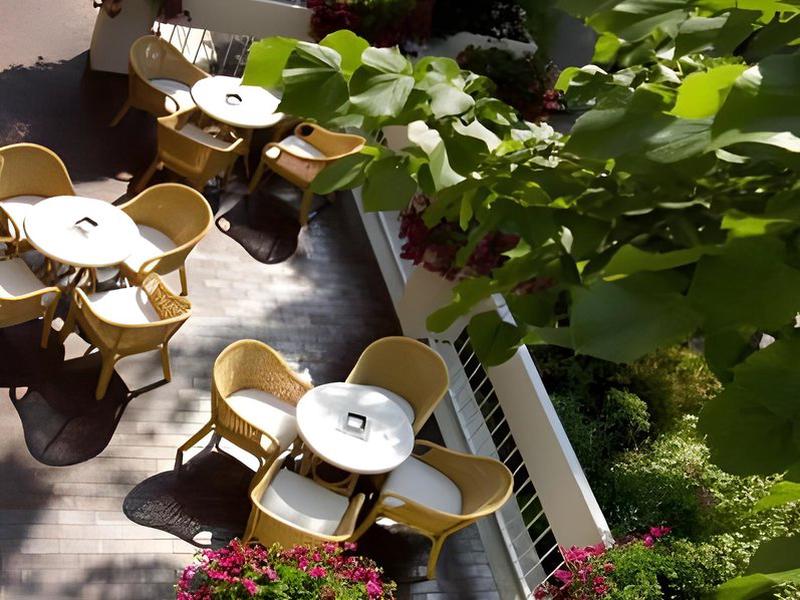 3D9470590AFD221F7C83D0D749EB2376