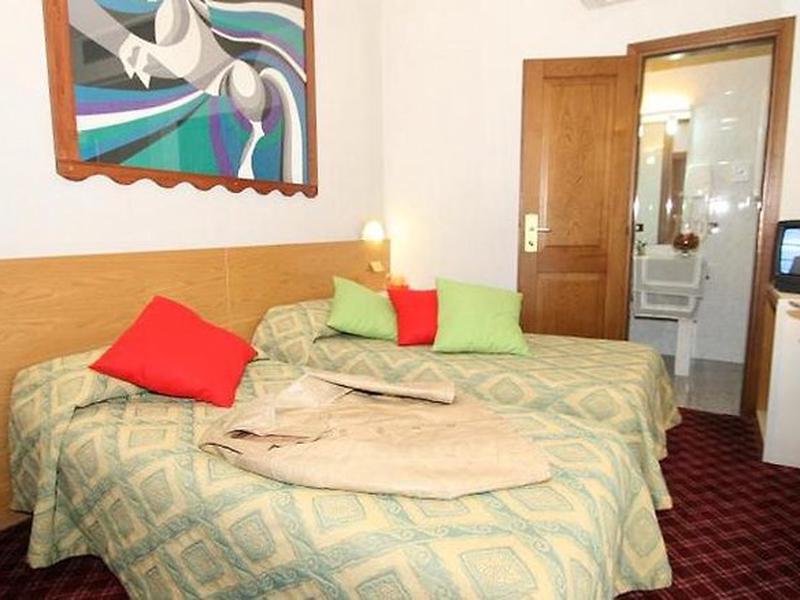 239E3F5E16C29C49DF16F646920DD4C7