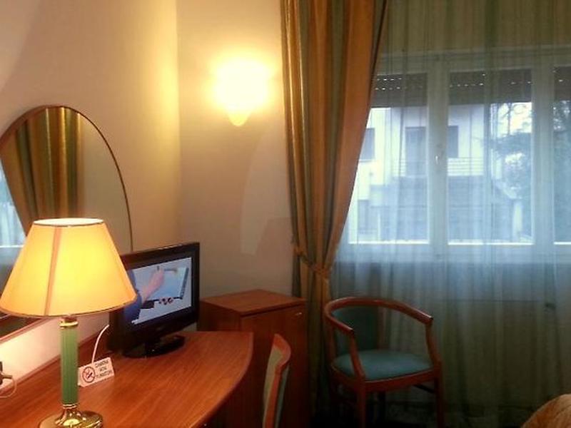 C0FC989FCD4216AA012F01A33C3F7A1E