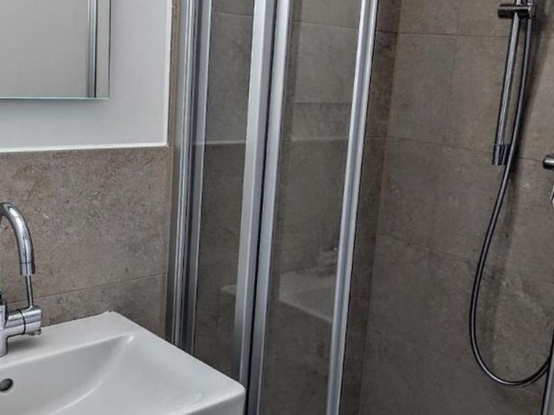 7E7C59CCF5901BDD4633A9591B4F6F9E