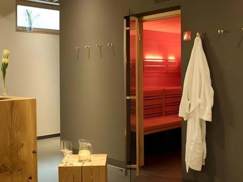 83E7146BEFDF1E298D13B7083D6944F6