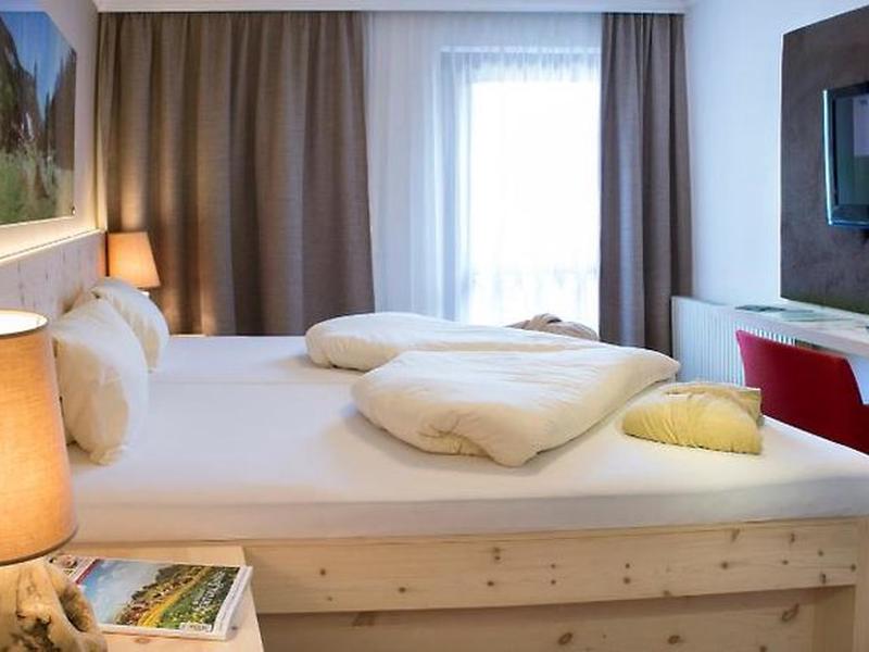 BFCC51DEC3637457A55D9CEA77E5F926