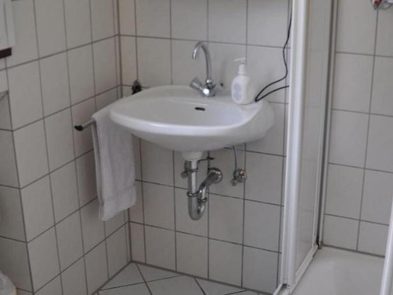 025C883FB8B7A5A39C0CBF57D56F81C0